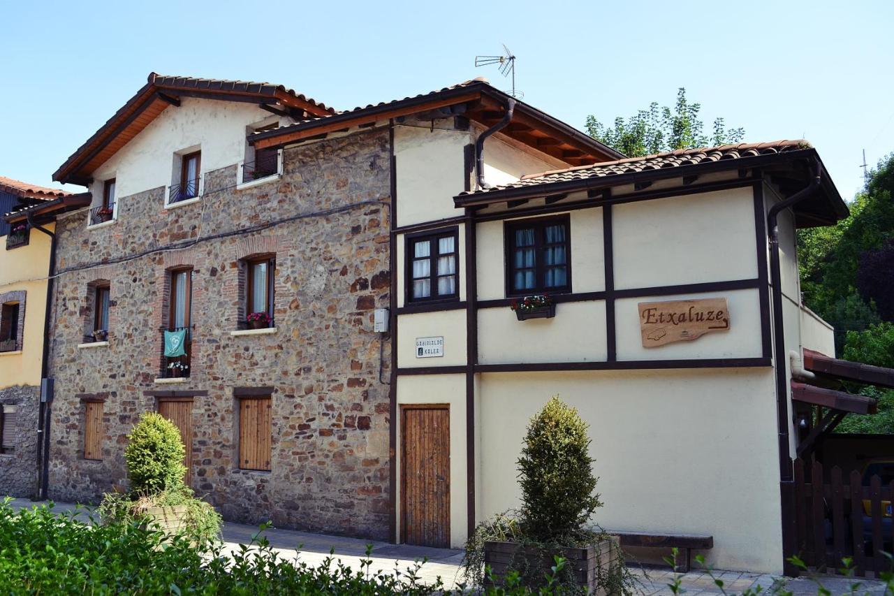 Casa Rural Etxaluze Bed & Breakfast Ormaiztegui Exterior photo